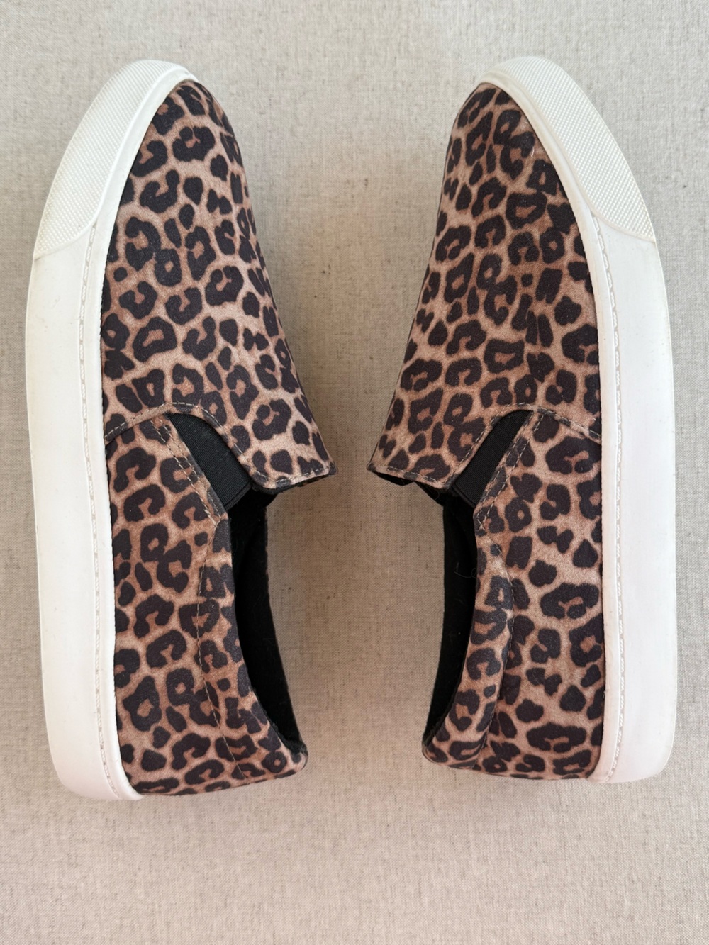 SODA Zig-S Leopard Print Slip-On Sneakers Size 8.5